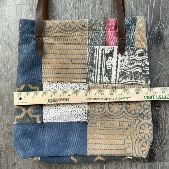 Signals Brand Unique Burlap Stamped Design Tote Bag Leather Handles Art - Picture 2 of 11